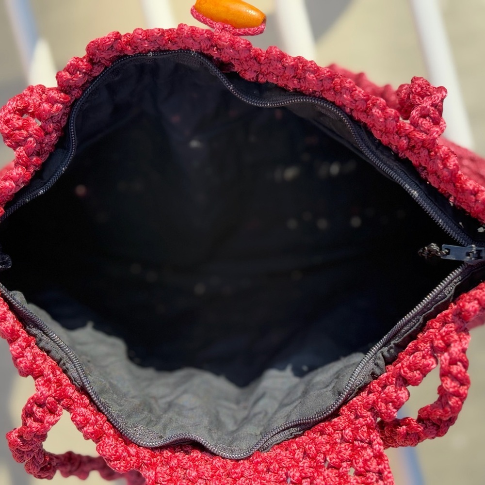 Chic Burgundy Handwoven Shoulder Bag - Picture 6 of 6